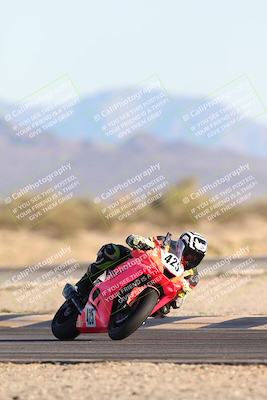 media/Dec-07-2025-CVMA (Sun) [[3e7d2de5dc]]/Race 16-Formula Middleweight/